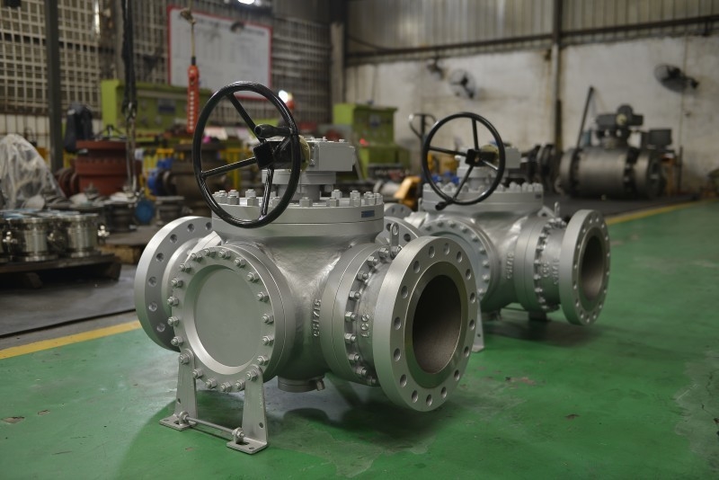 Oil Work Condition 150LB~1500LB Top Entry Ball Valve with Fire Safe and Pneumatic Actuator